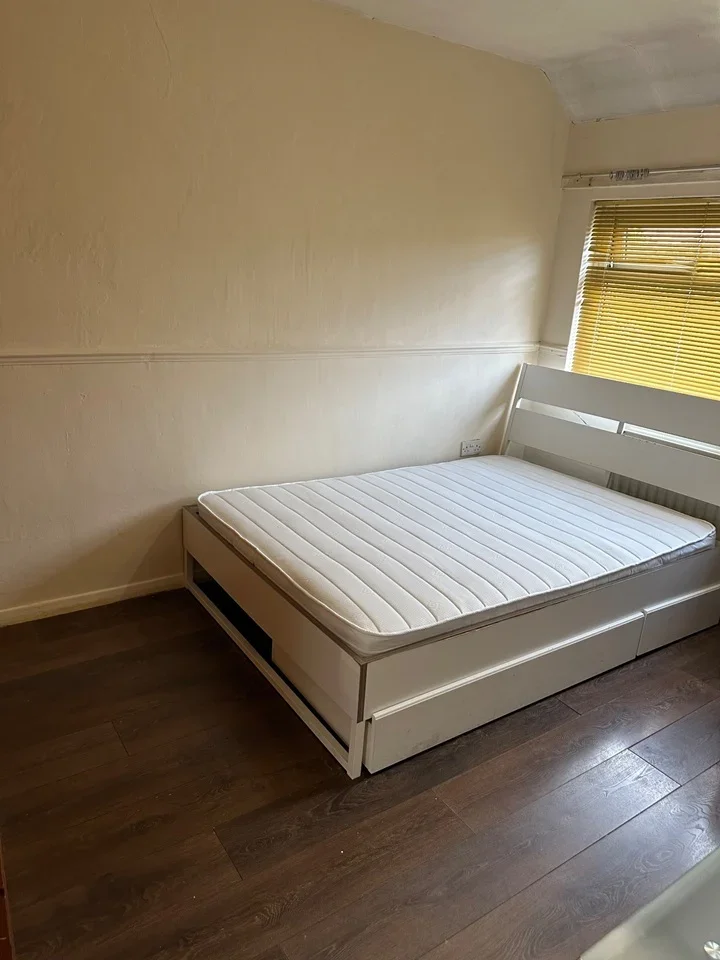 Room Stannington Path in Hertsmere