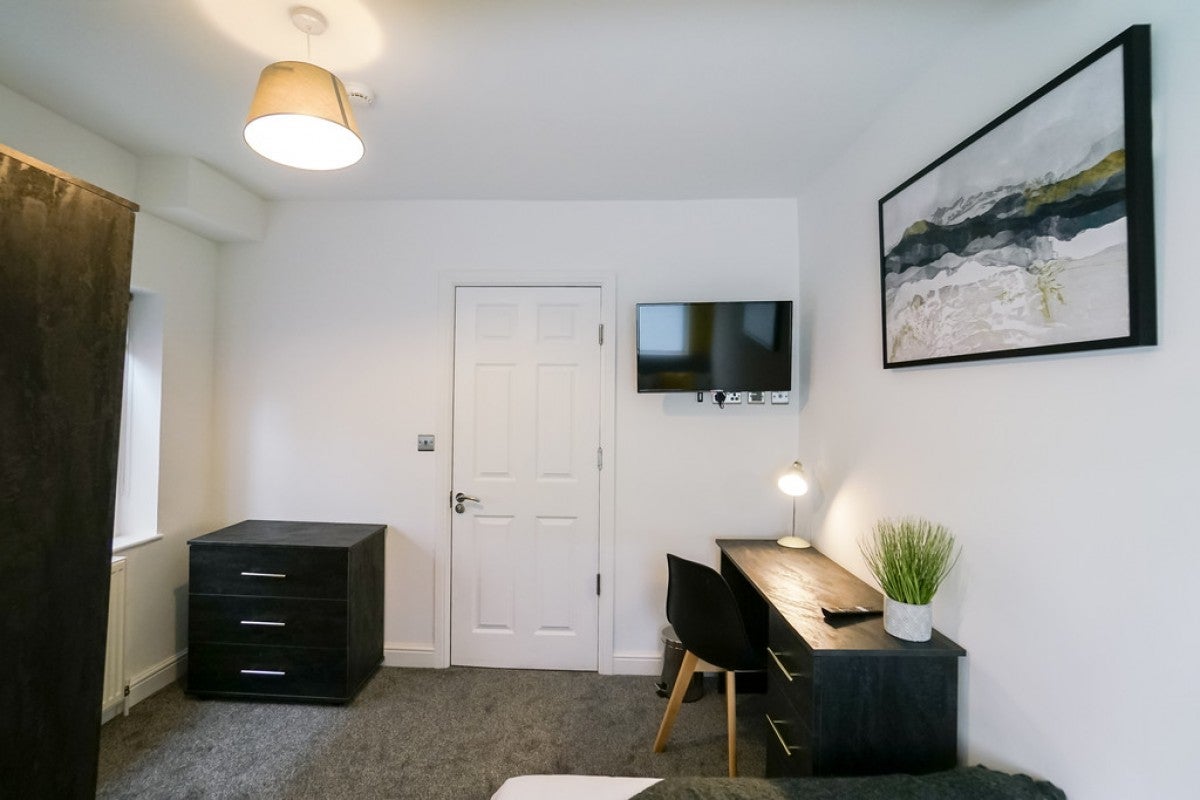 Room Ormsby Street in Reading