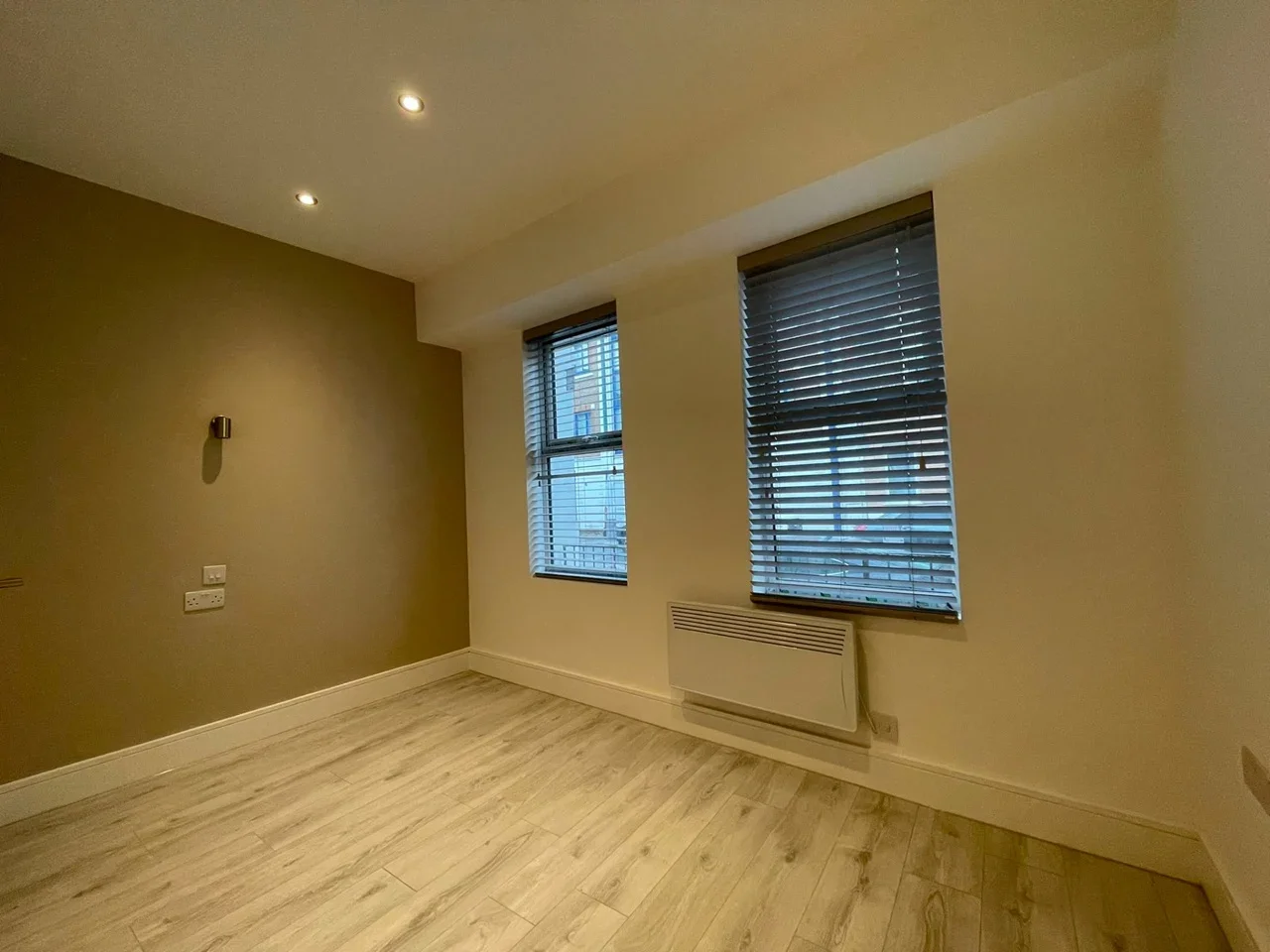 Flat Clarence Road in Greater London