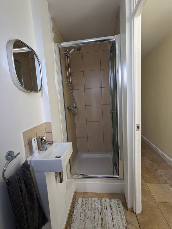 Room Grace Close in Greater London