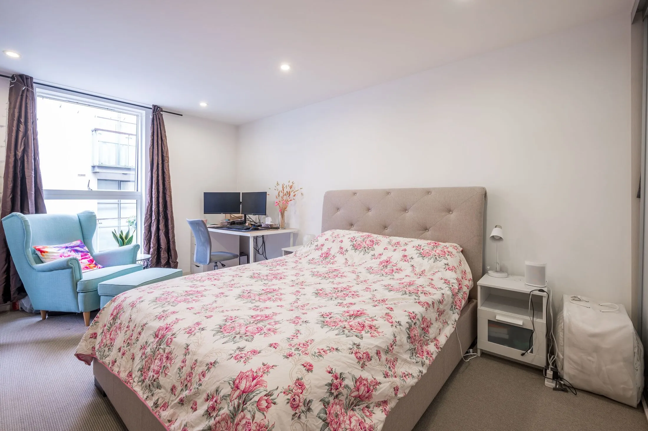 Flat Dance Square in Greater London