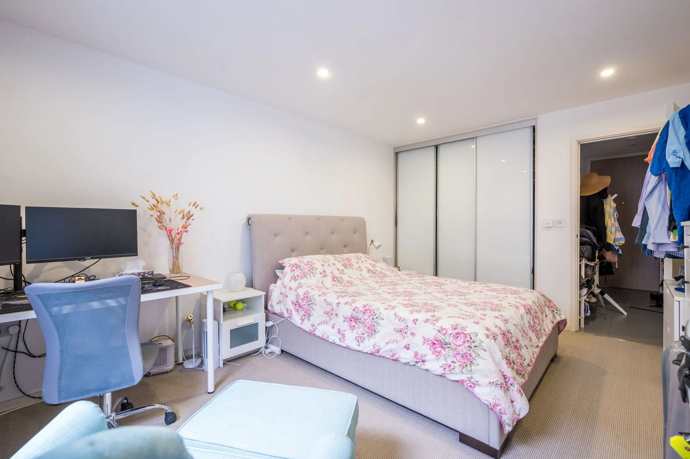 Flat Dance Square in Greater London