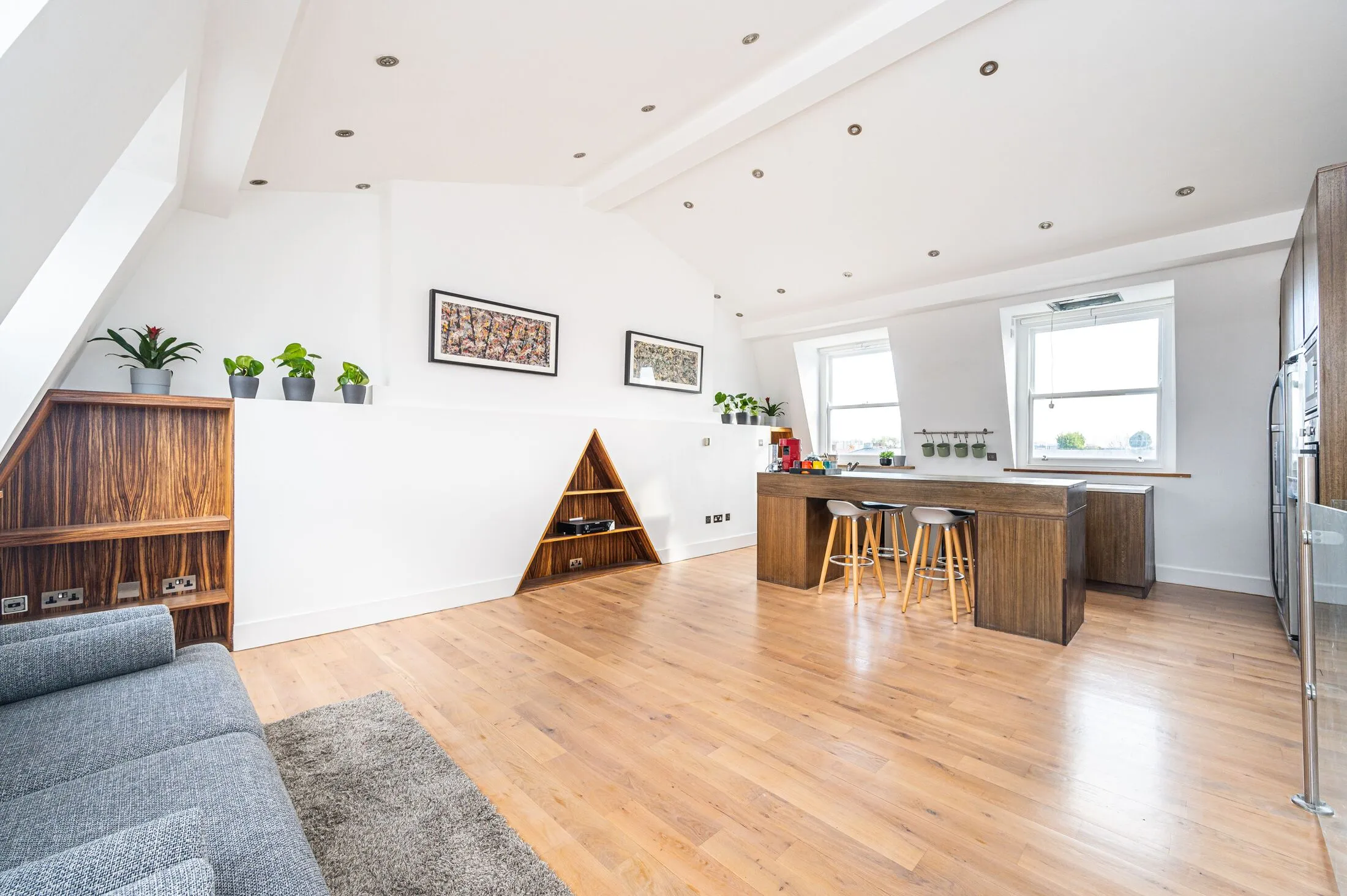 Flat Upper Street in Greater London