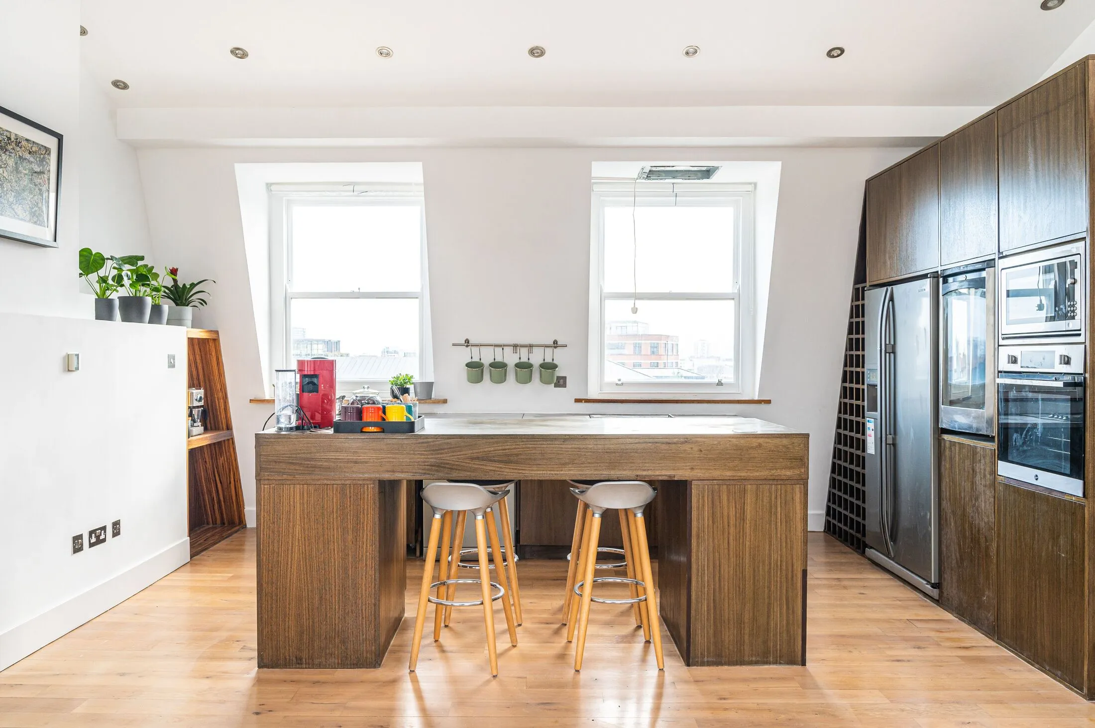 Flat Upper Street in Greater London