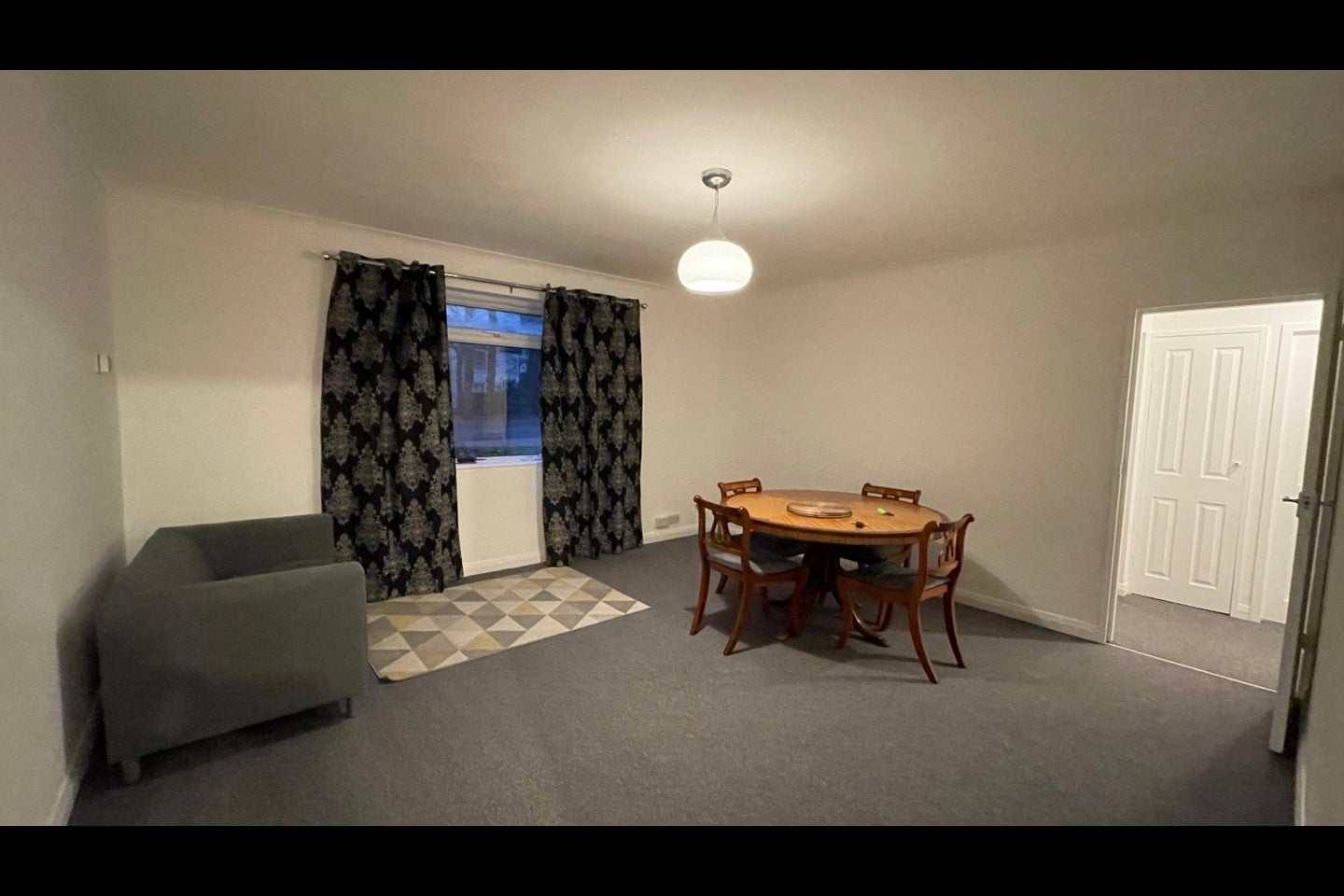 Flat Waldronhyrst in Greater London