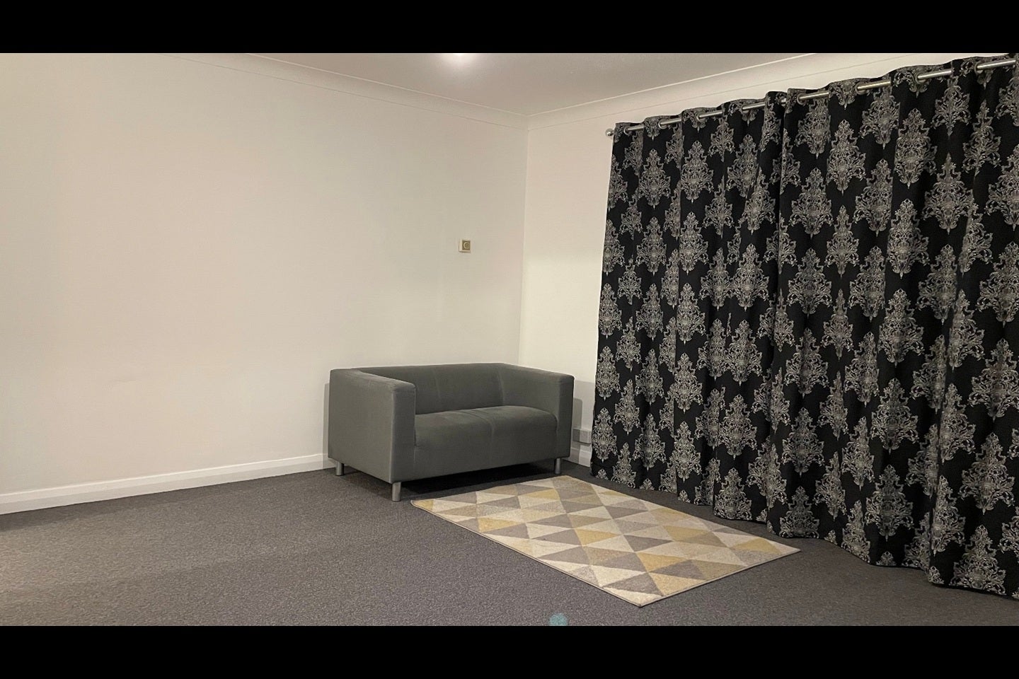 Flat Waldronhyrst in Greater London