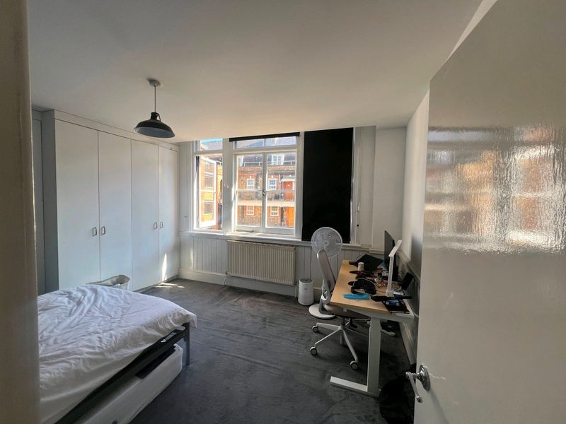 Room Brune Street in Greater London