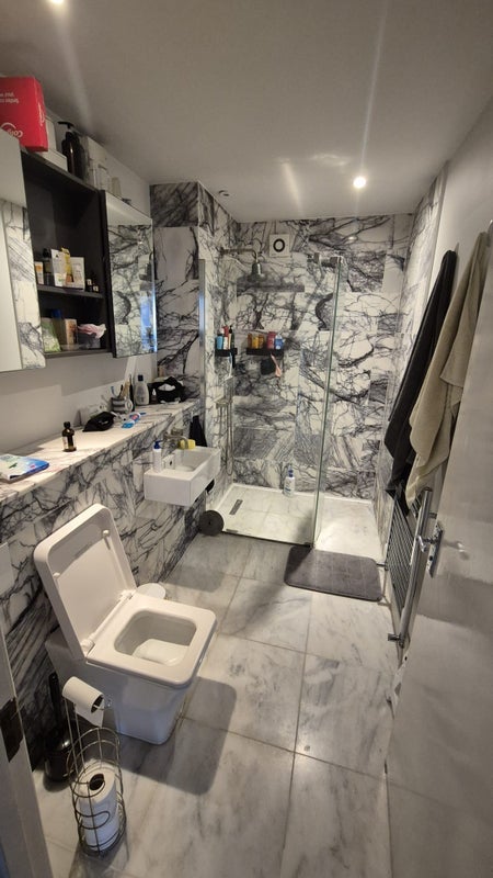 Room Brune Street in Greater London