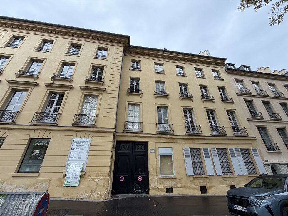 Flat Avenue de Saint-Cloud in Versailles