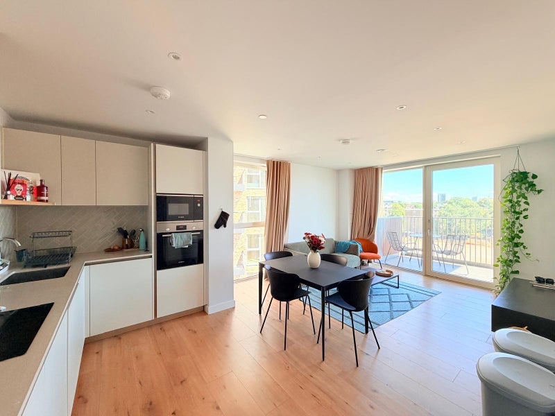 Room Evelyn Street in Greater London