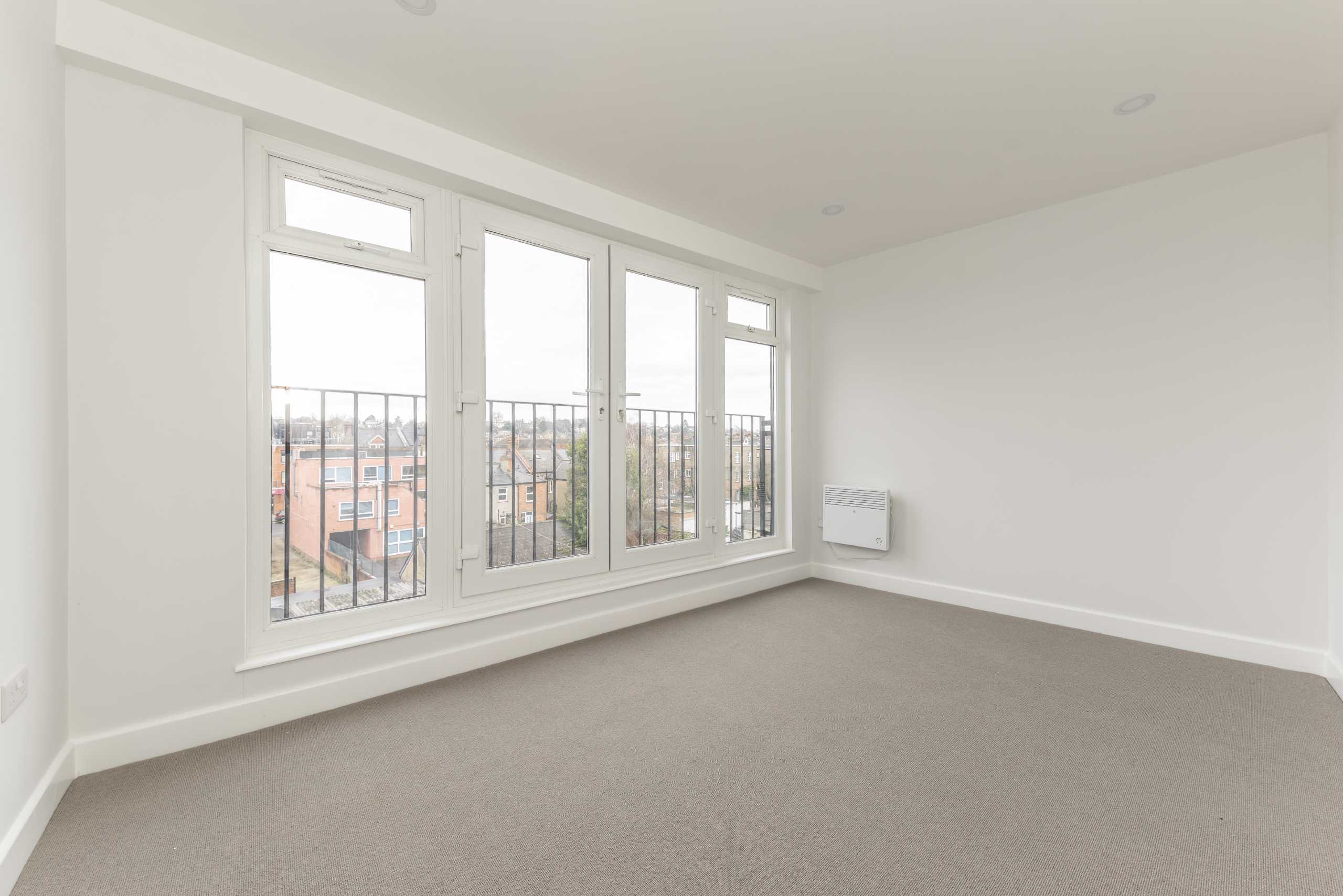 Flat Coombe Lane in Greater London