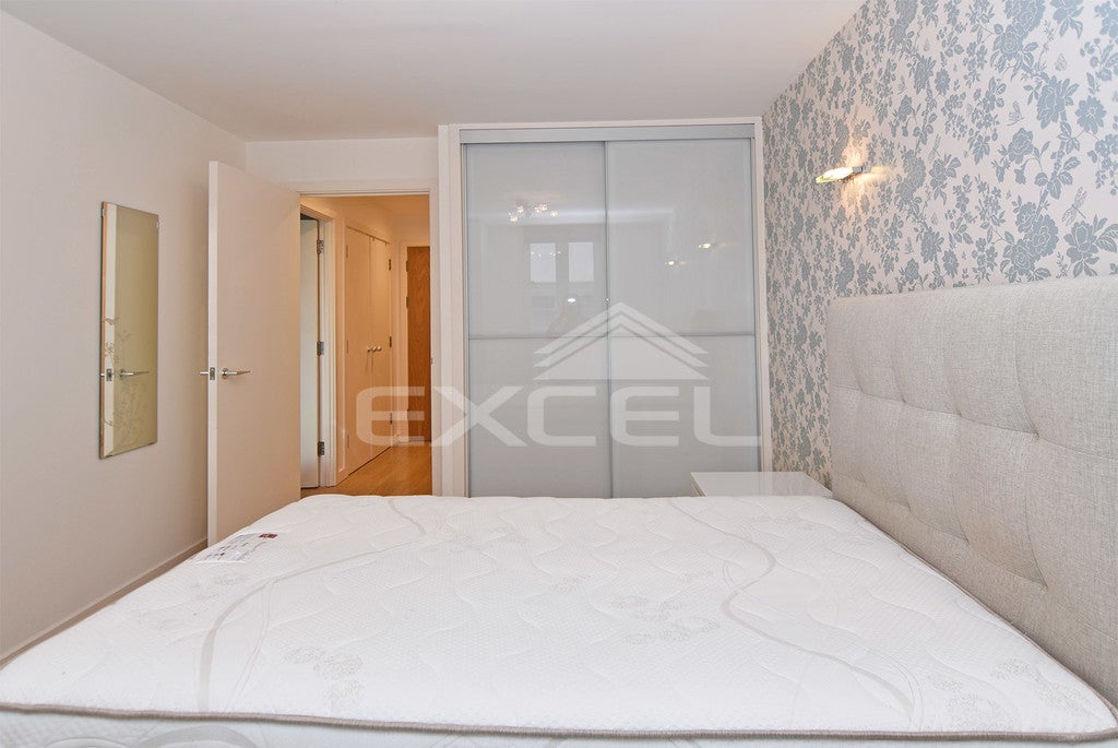 Flat Chadwell Lane in London