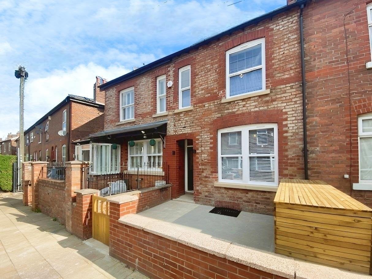 House Oakfield Street in Trafford