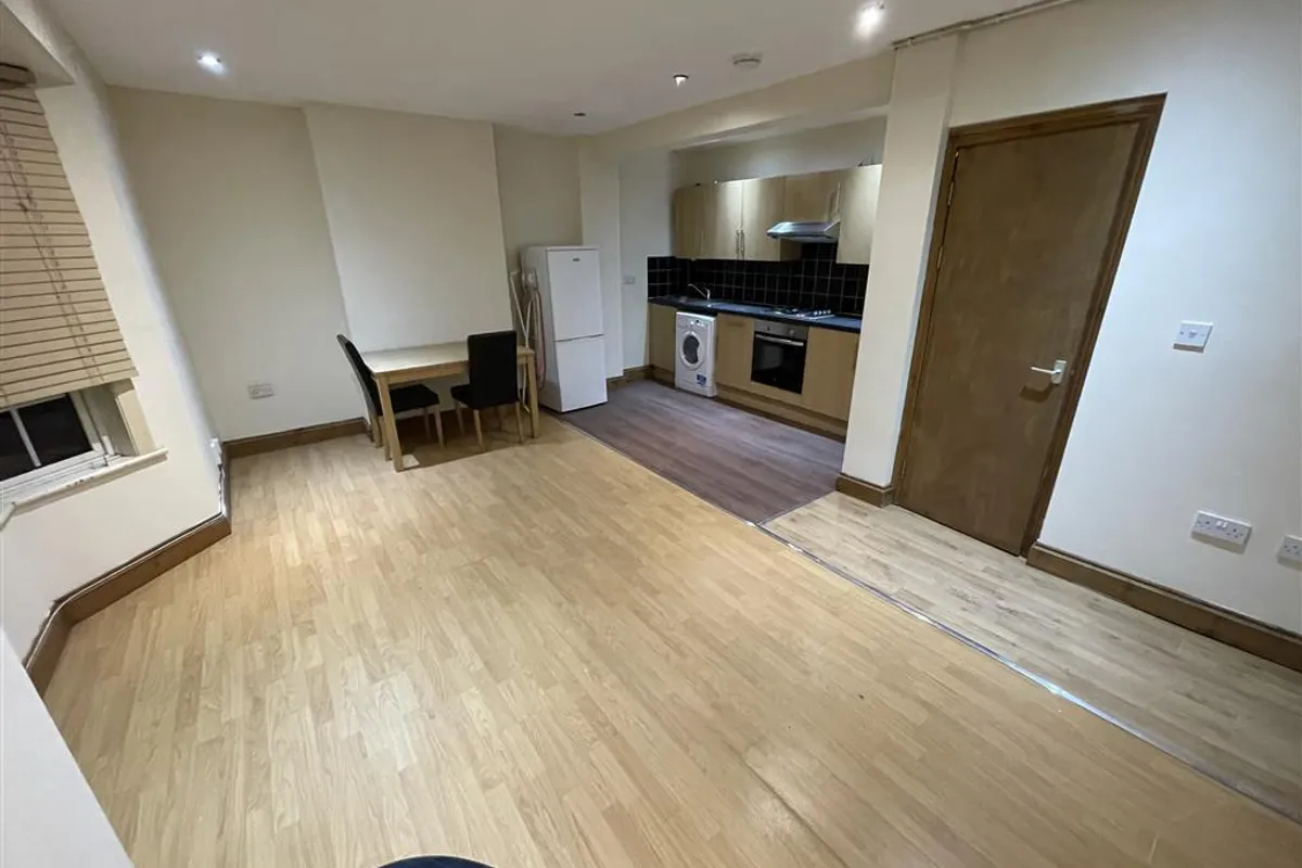 Flat Sanquhar Street in Cardiff