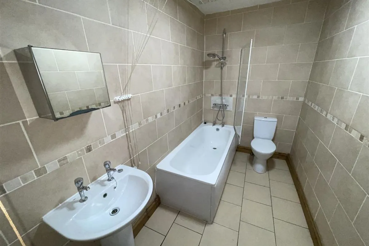 Flat Sanquhar Street in Cardiff