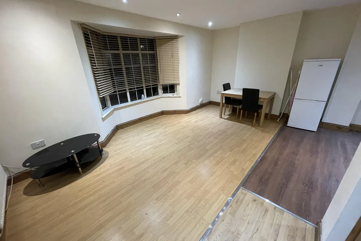 Flat Sanquhar Street in Cardiff