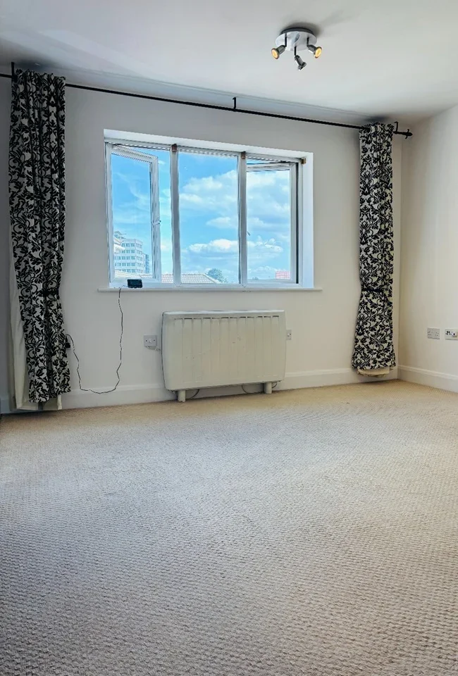 Flat Osborne Street in Slough