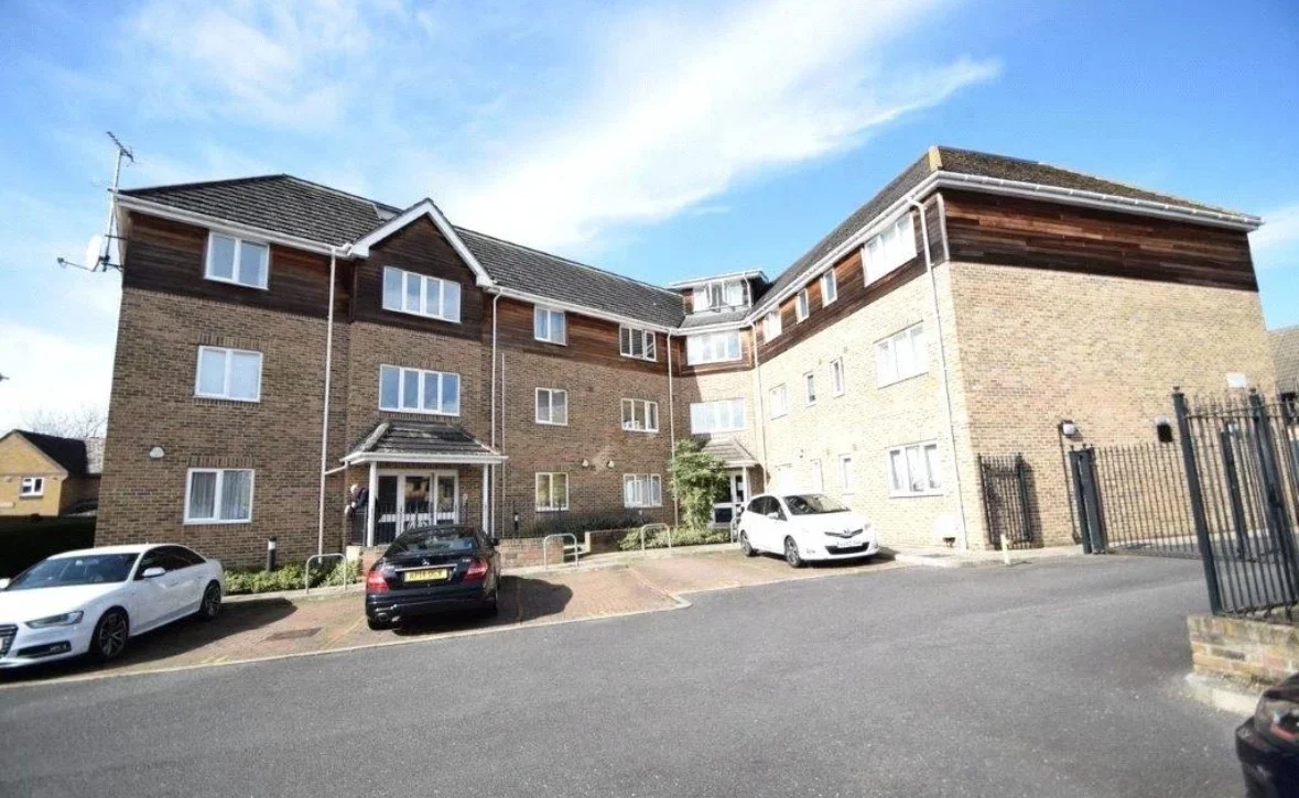 Flat Osborne Street in Slough