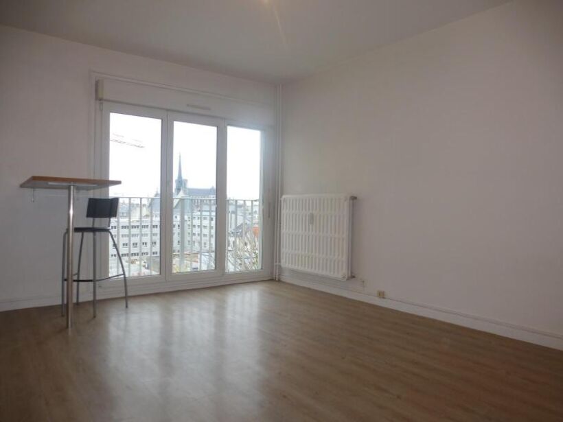 Room Place Drouet d'Erlon in Reims