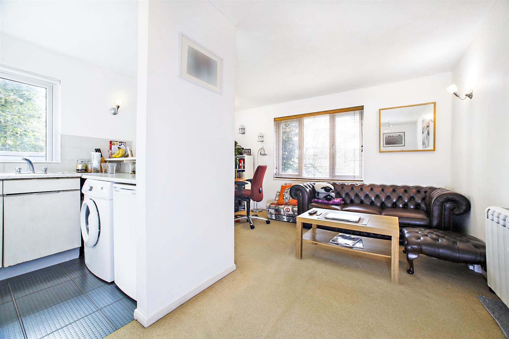 Flat Henley Drive in Greater London