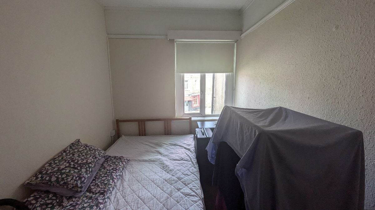 Flat Cathays Terrace in Cardiff