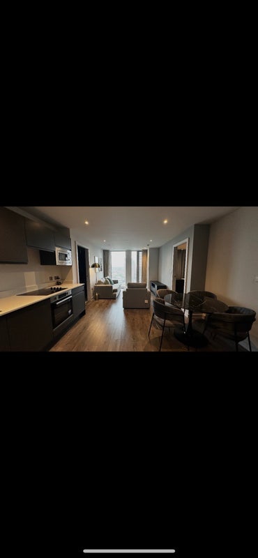 Room Trinity Way in Salford