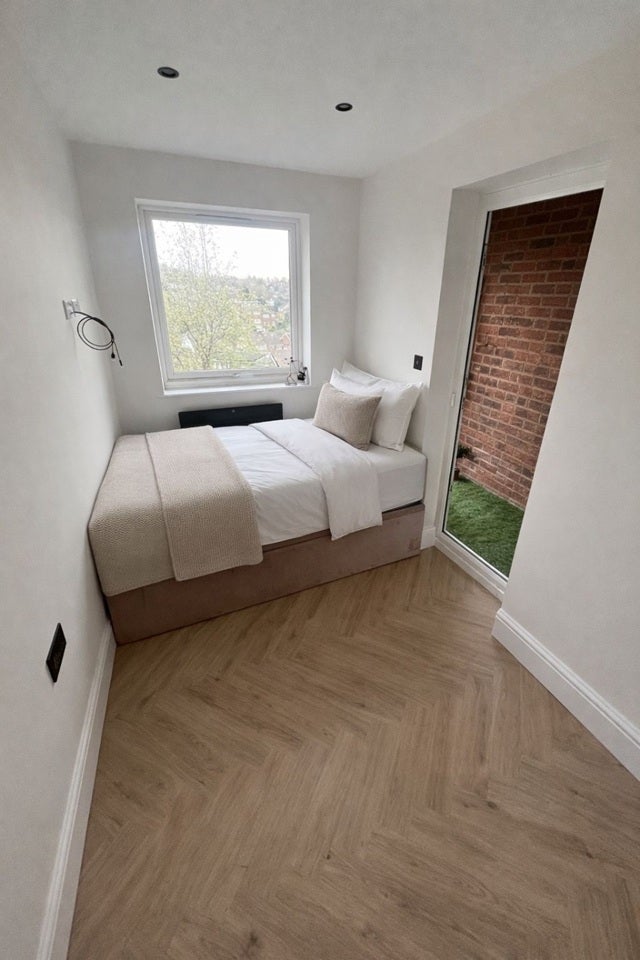 Room Windsor Drive in High Wycombe Community Board