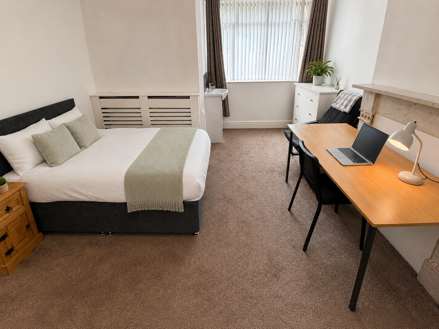 Room Bouverie Street in Chester