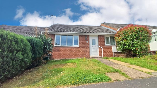 House Tenby Gardens in Doncaster