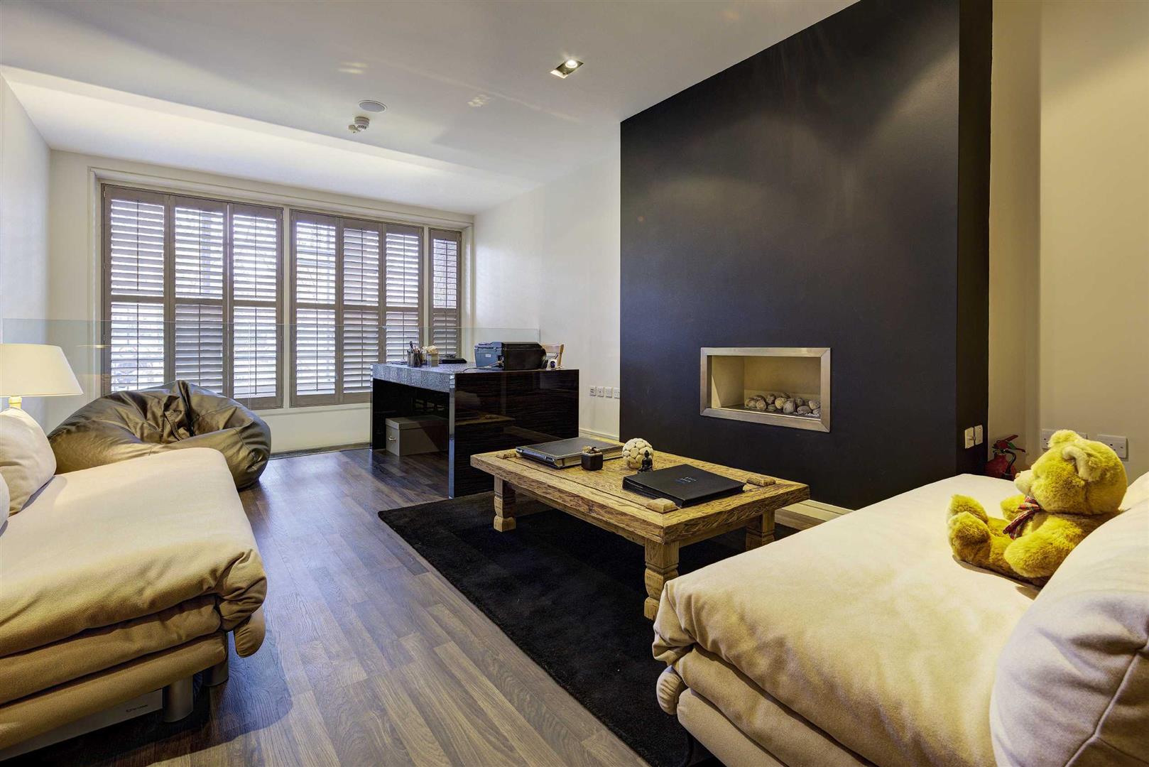 House Tercelet Terrace in Greater London