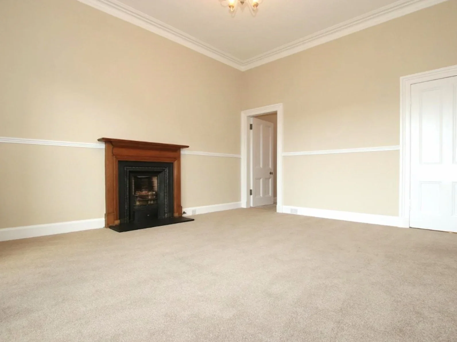 Flat Glencairn Crescent in City of Edinburgh