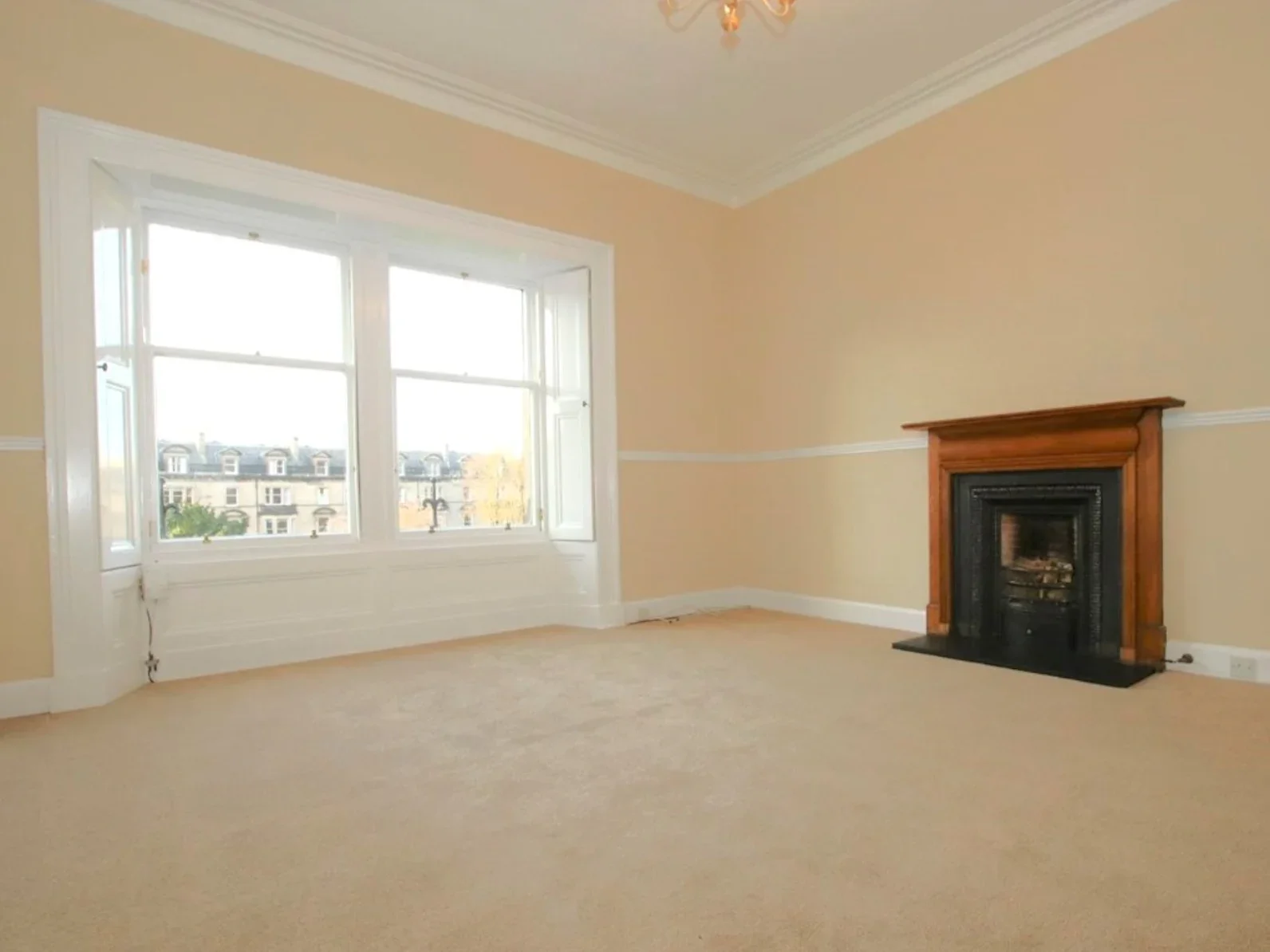 Flat Glencairn Crescent in City of Edinburgh