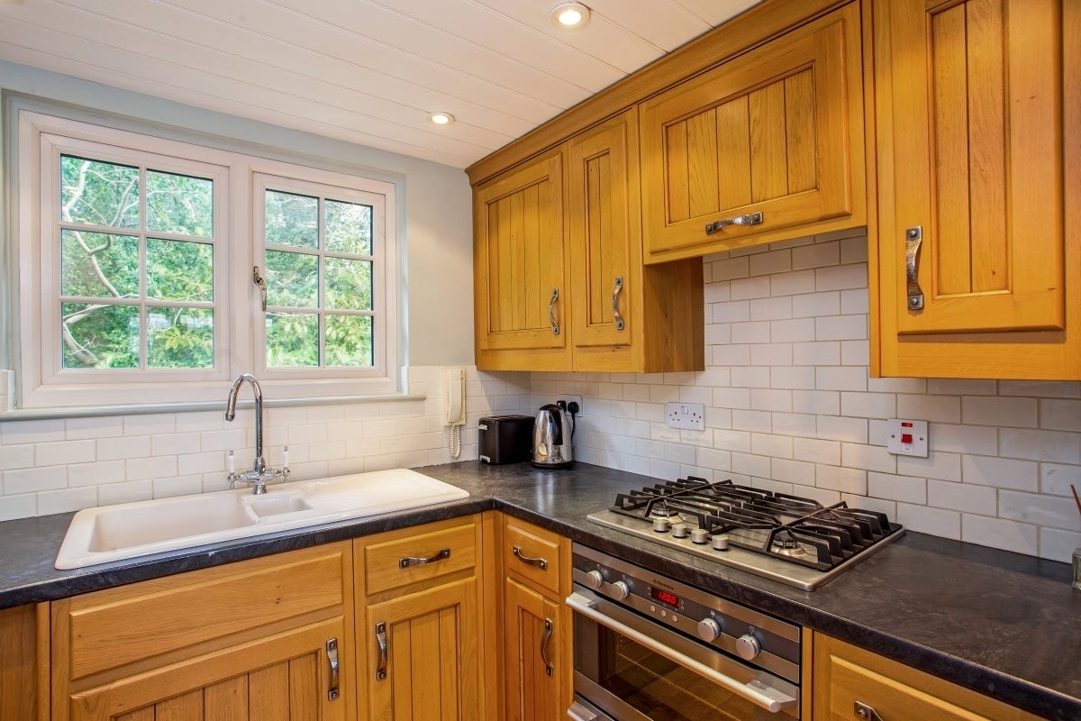 Flat Petworth Road in Waverley