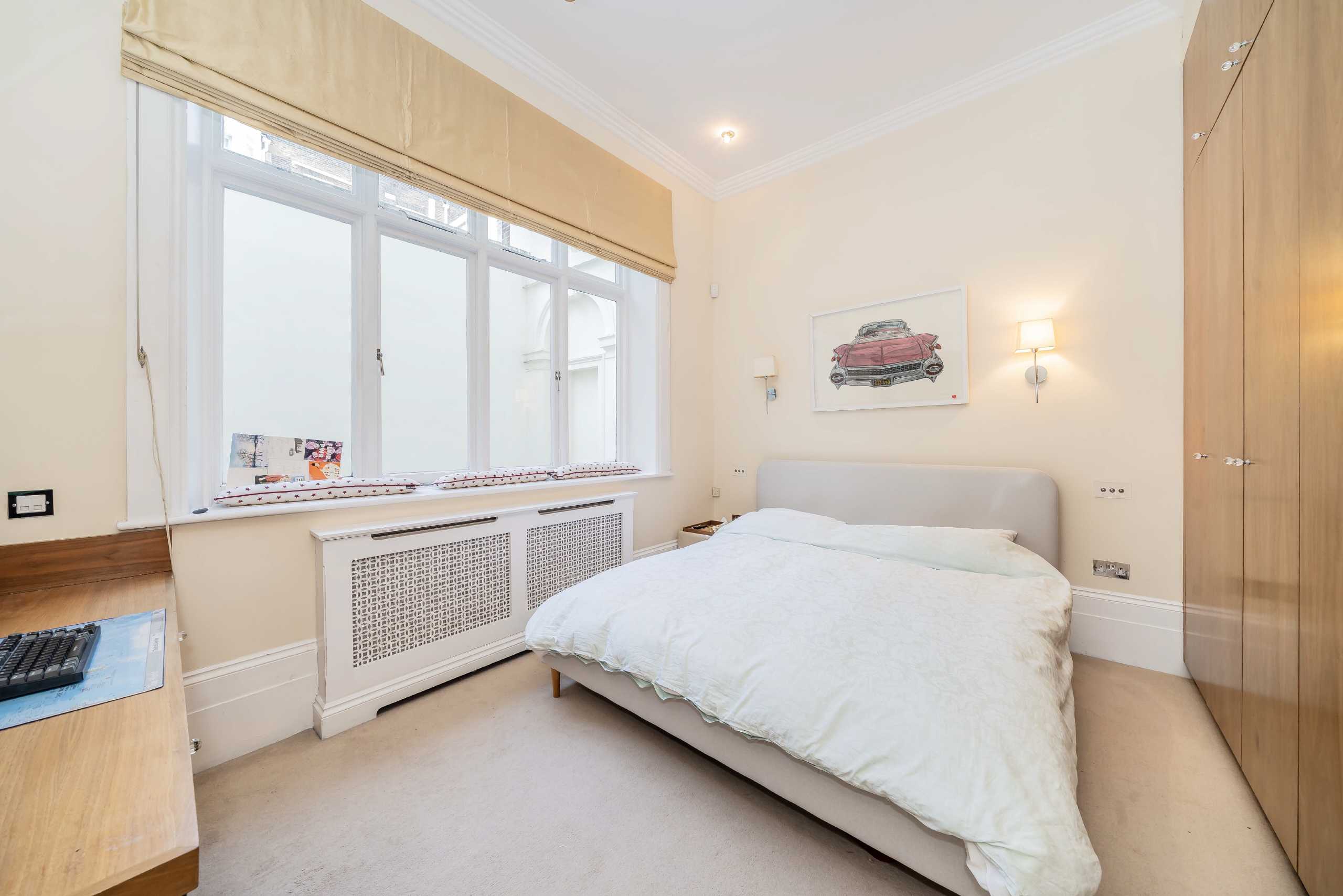 Flat Gloucester Square in City of Westminster