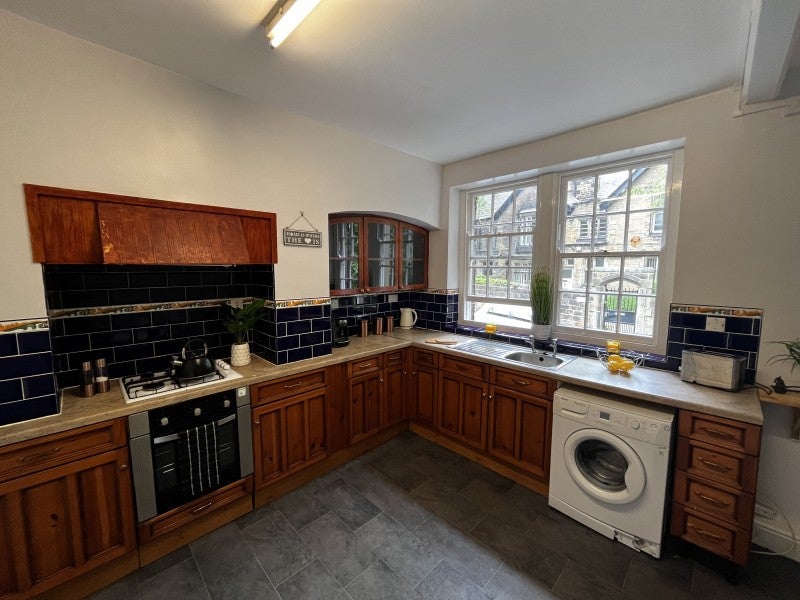 Room Cumberland Road in Leeds