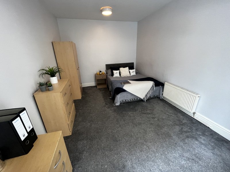 Room Cumberland Road in Leeds