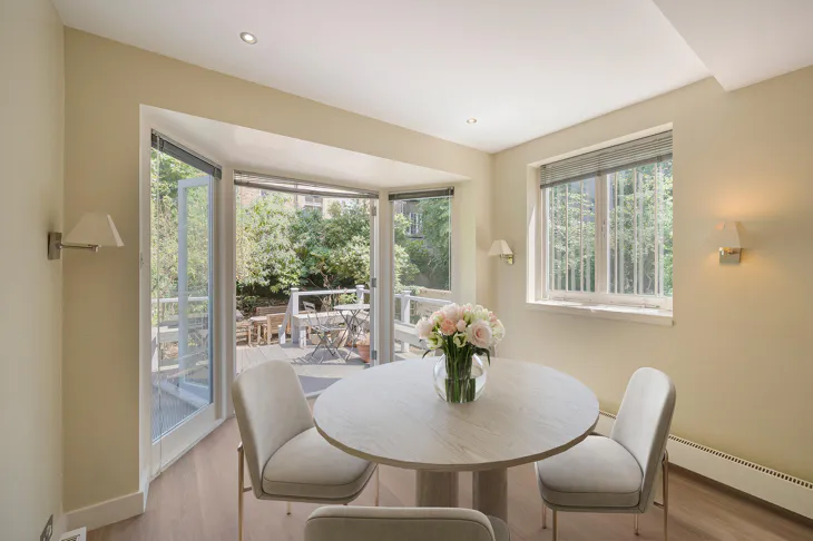Flat Chepstow Place in City of Westminster
