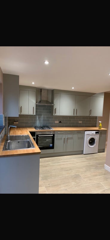 Room Wellstead Avenue in Greater London