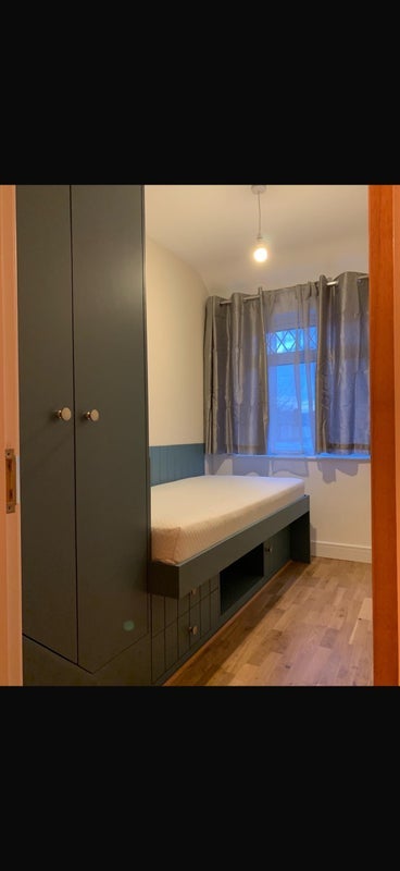 Room Wellstead Avenue in Greater London
