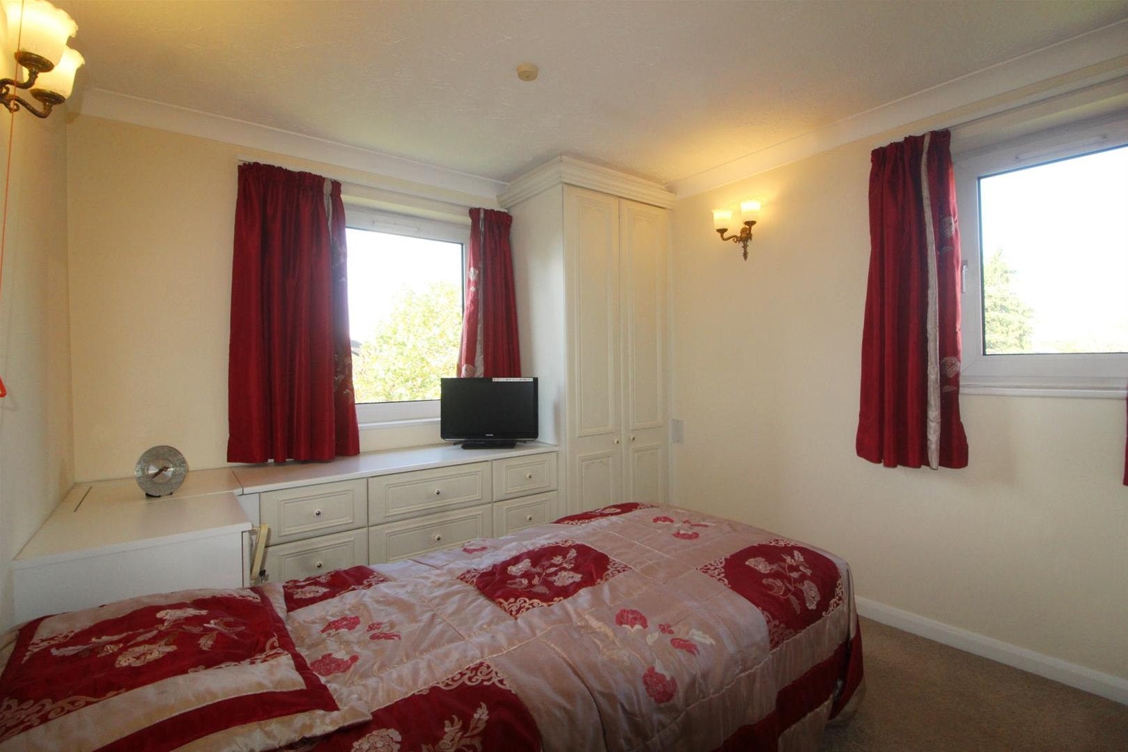 Flat Farnham Close in Greater London