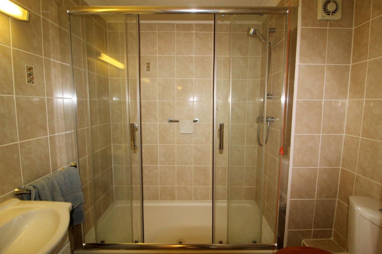 Flat Farnham Close in Greater London