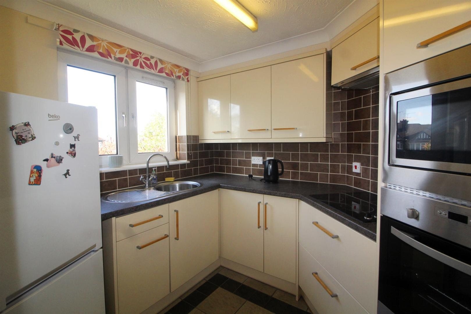 Flat Farnham Close in Greater London