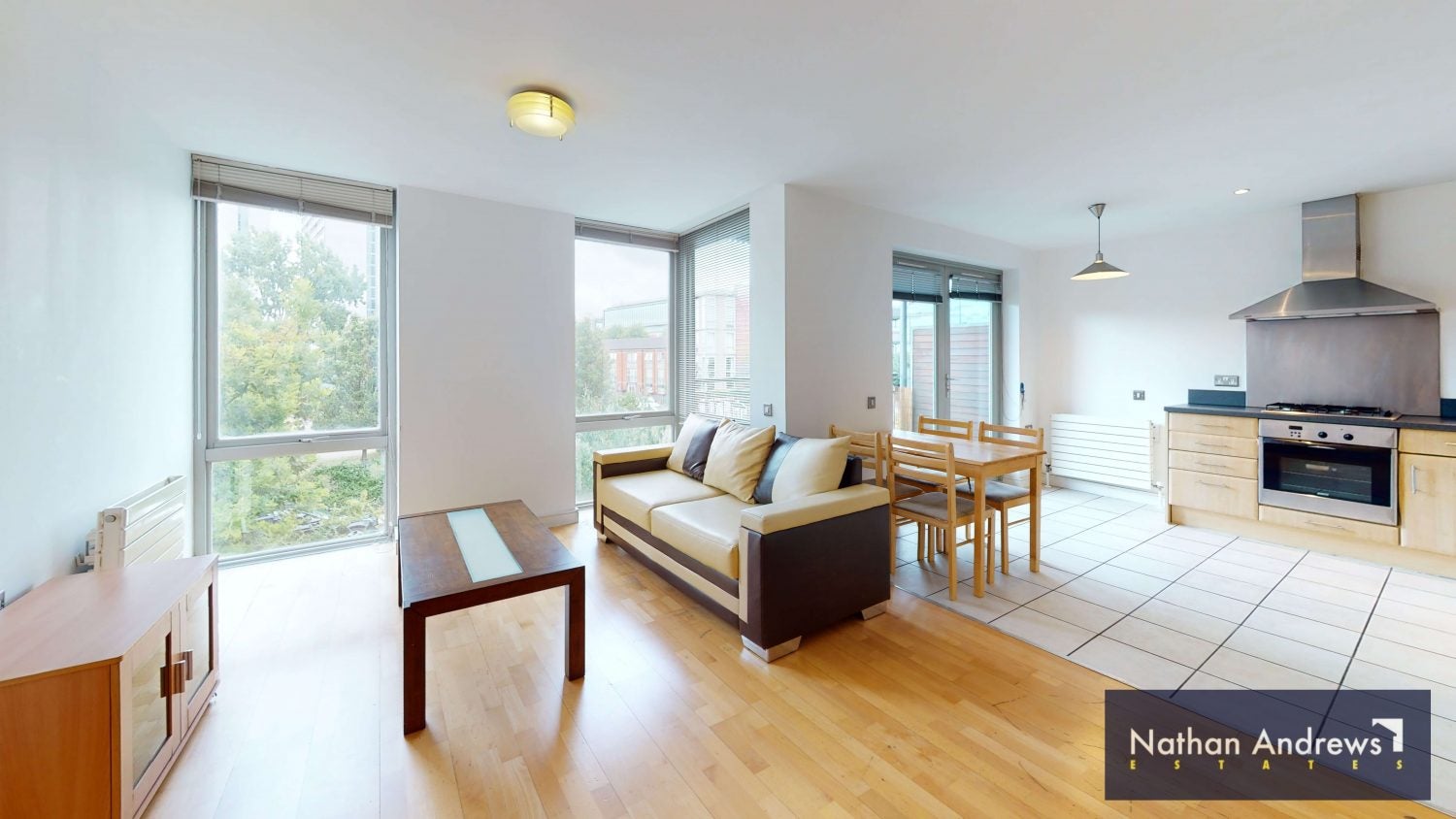 Flat Hunt Close in London