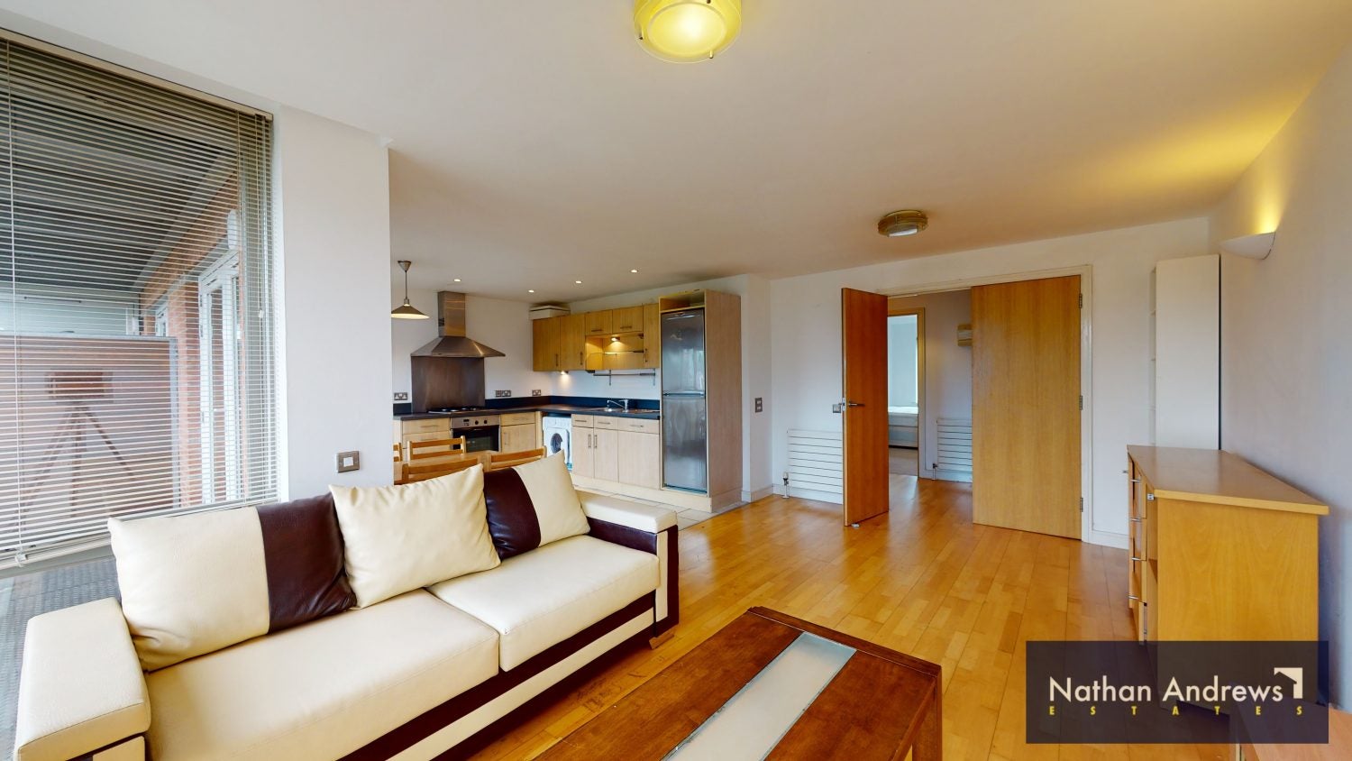 Flat Hunt Close in London