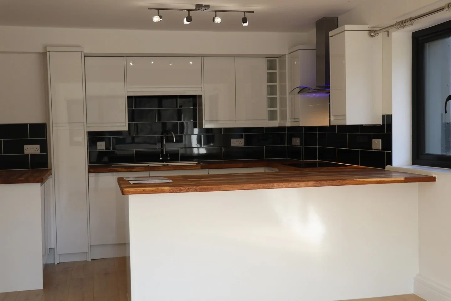 Flat Denbury Road in Teignbridge