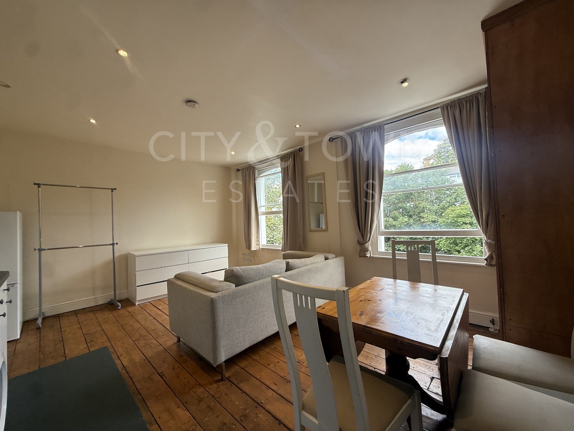 Flat Grosvenor Avenue in Greater London