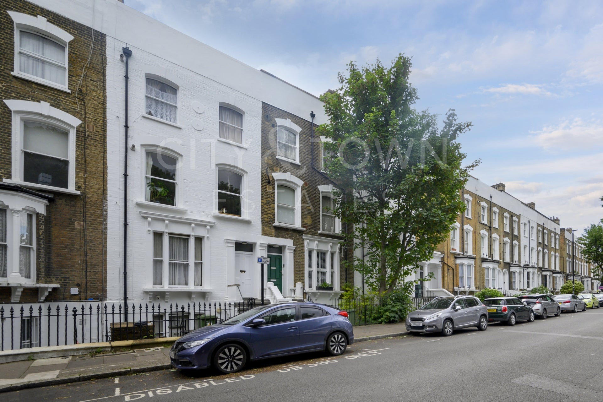Flat Grosvenor Avenue in Greater London