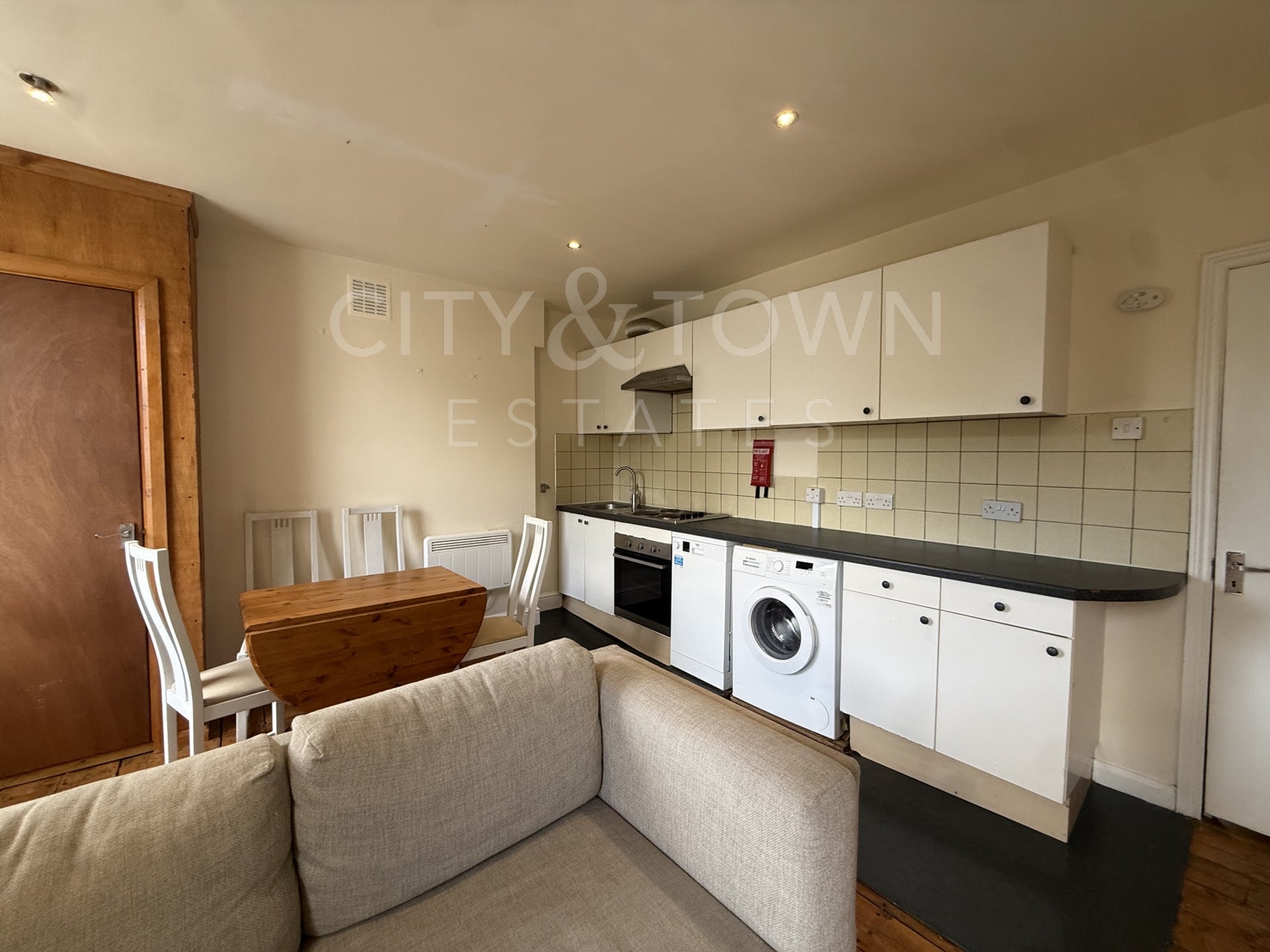 Flat Grosvenor Avenue in Greater London