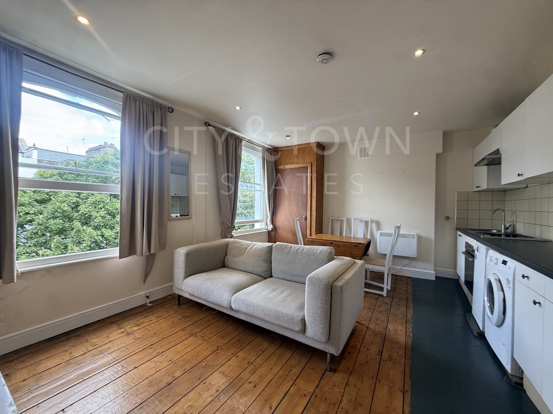 Flat Grosvenor Avenue in Greater London