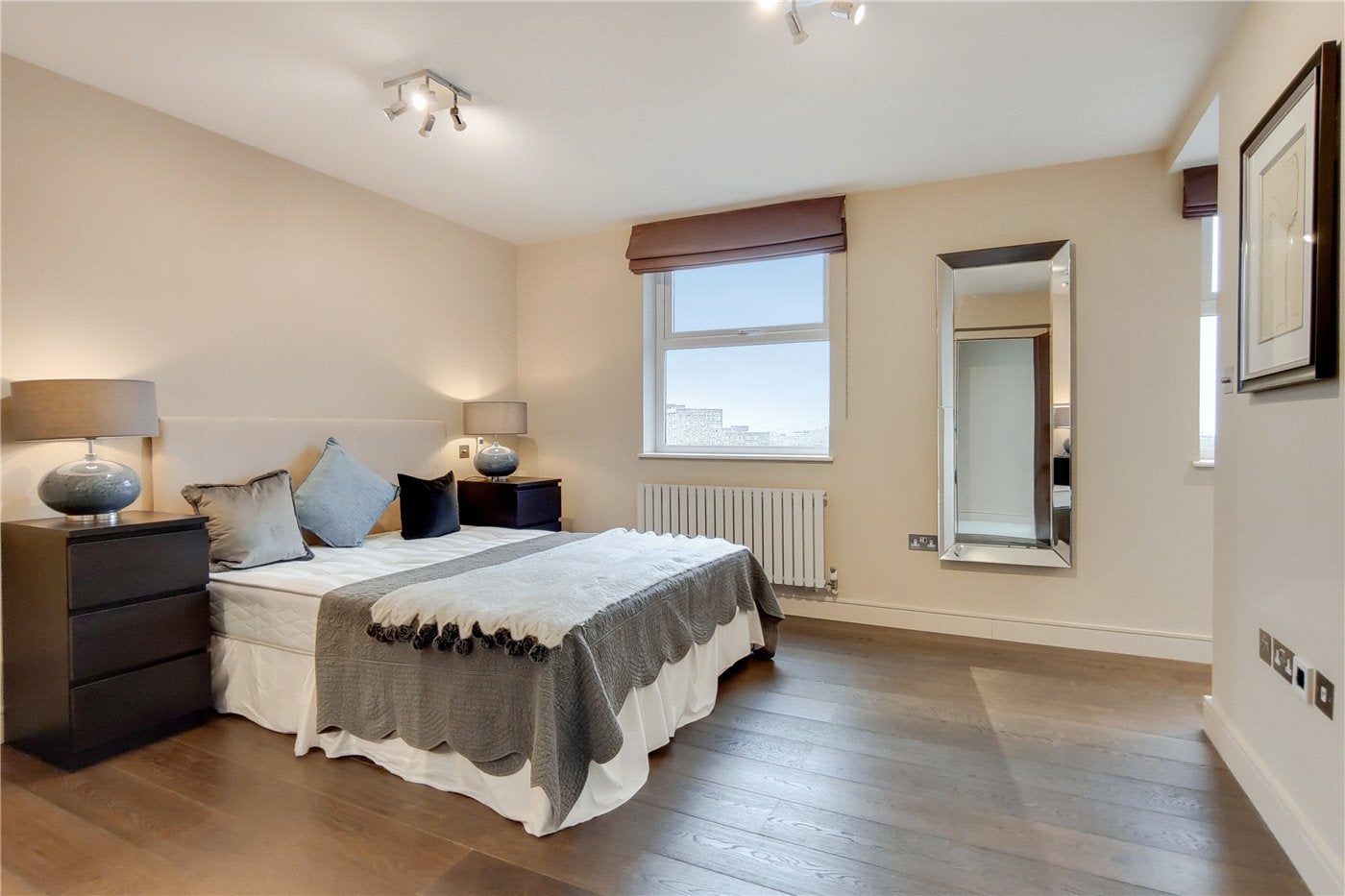 Flat Finchley Road in Greater London